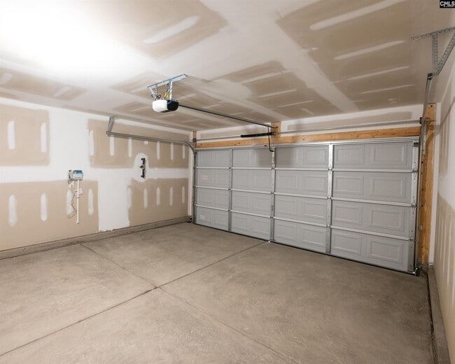 Building Photo - 815 N Desert Orch Ln