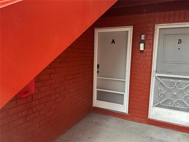 Building Photo - 1140 83rd Ave N