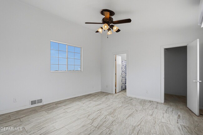 Building Photo - 15088 Rancho Del Sur Dr