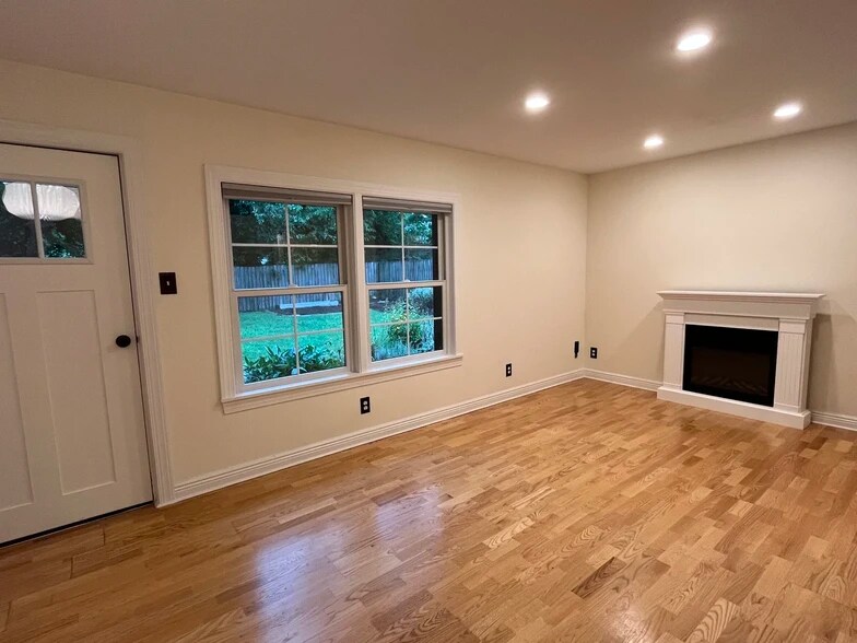 Building Photo - 821 S Henderson St