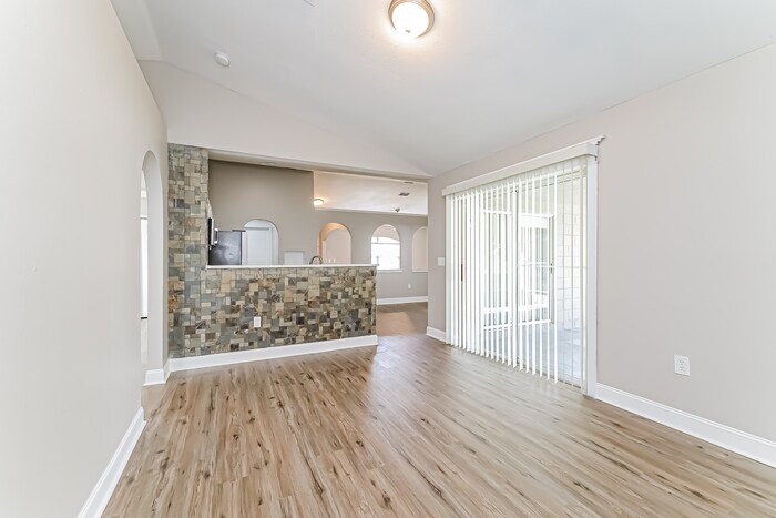 Building Photo - 814 Mountbatten Ln