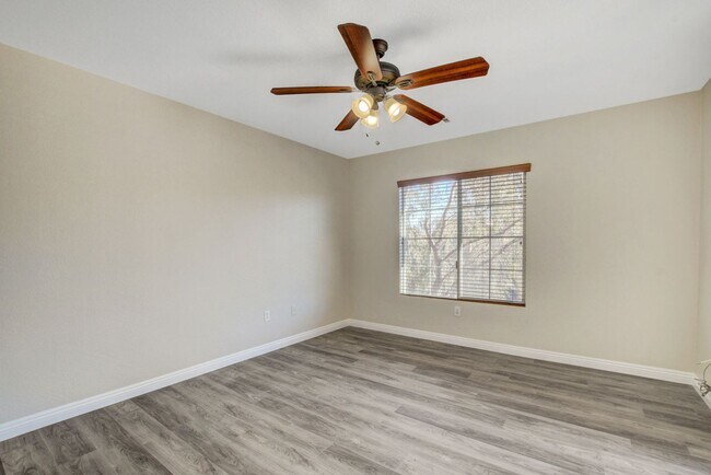 Building Photo - TWO STORY CUL-DE-SAC HOME, 3 BEDROOM 2.5 BATH HOME