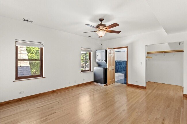 Building Photo - 911 N Fairfield Ave