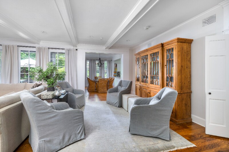 Building Photo - 13 Swan Lake Dr