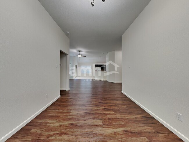 Building Photo - 232 Country Crossing Cir