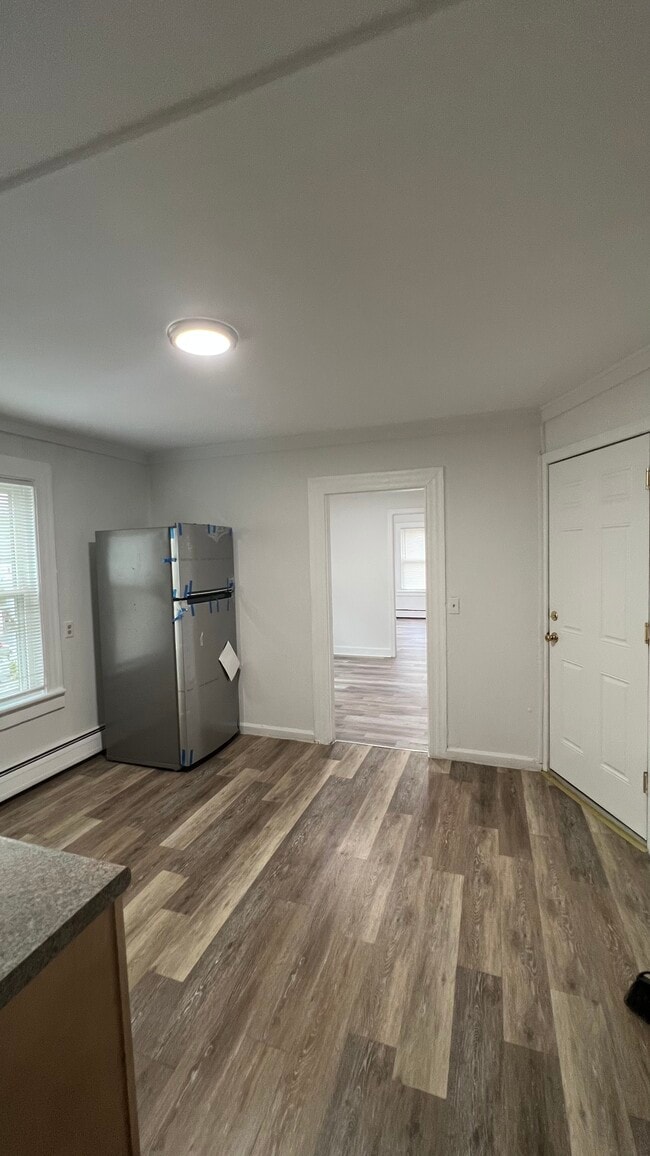 Building Photo - 161 N Main St