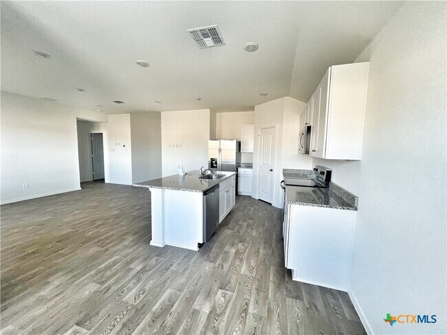 Building Photo - 321 Cottonmouth Ln