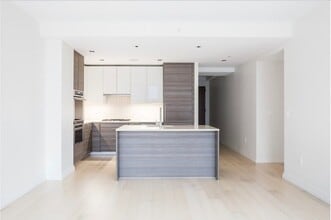 Building Photo - 1 Franklin St