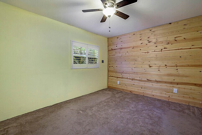 Building Photo - 12812 Raymond Dr