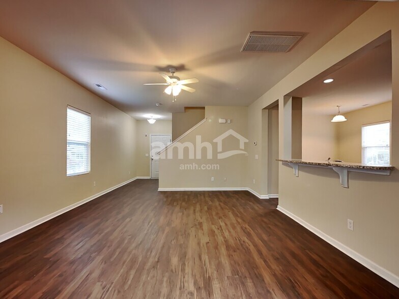 Building Photo - 251 Old Carolina Dr