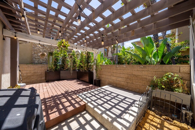 Building Photo - 1732 Wolf Canyon Loop