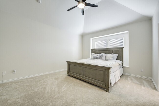Building Photo - 106 Martingale Trail