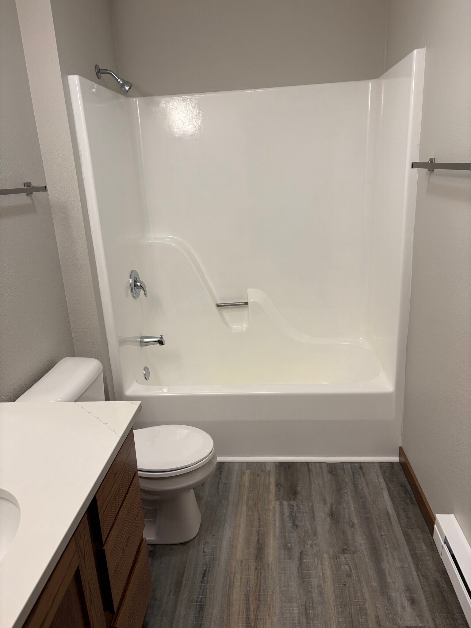 Bathroom - 815 Meadowview Ln