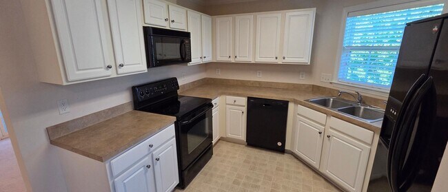 Building Photo - 130 Shallowford Reserve Dr