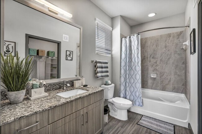 Building Photo - Resort-Style Living | 8 Weeks Free + $1250...