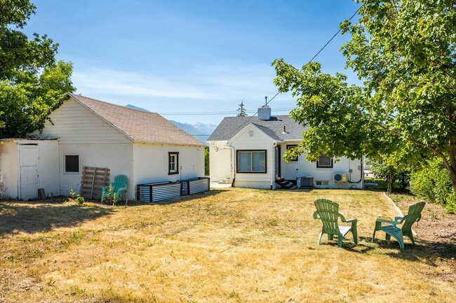 Building Photo - Updated and Bright Home with Yard
