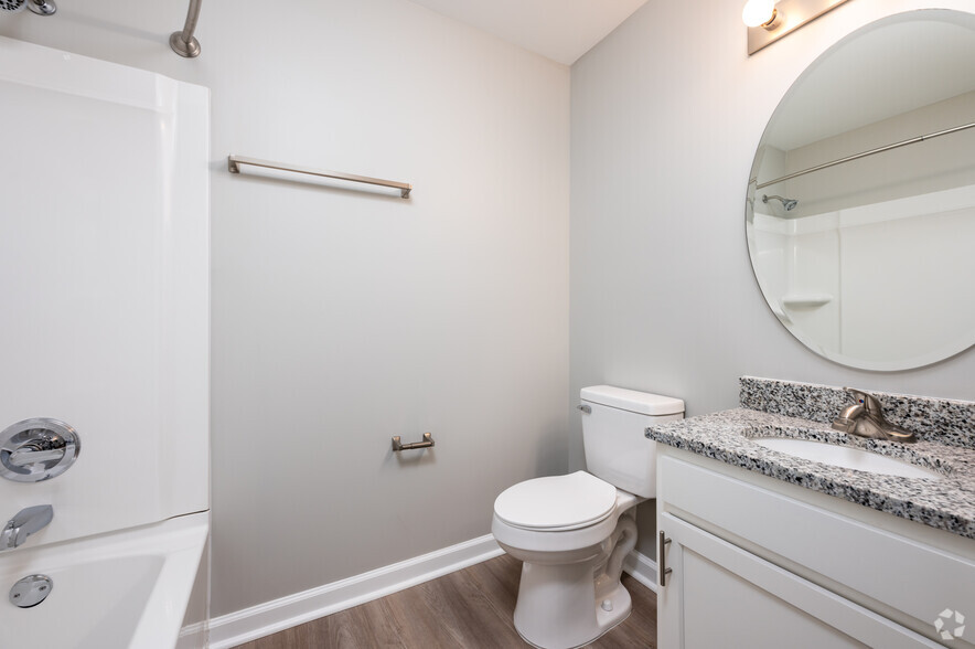 2BR, 2BA - 1,036SF - Primary Bathroom - Arbor Lakes Apartments