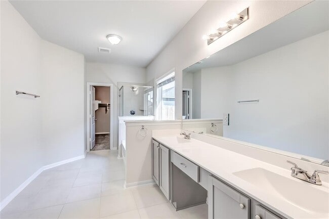 Building Photo - 141 Yellowstone Dr