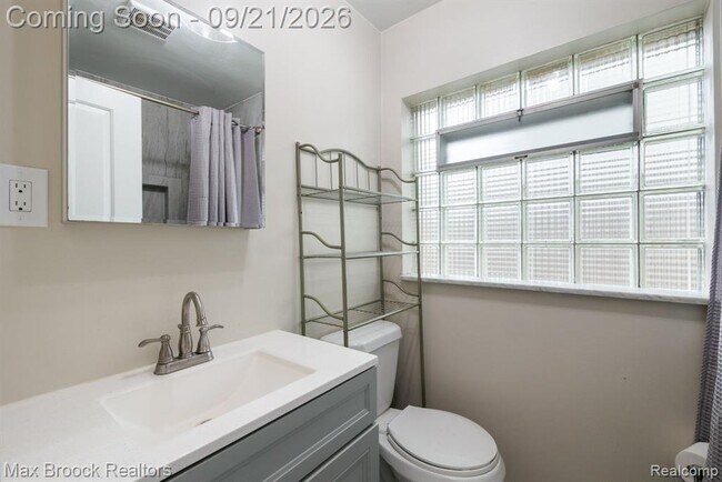 Building Photo - 4151 Bluebird Dr