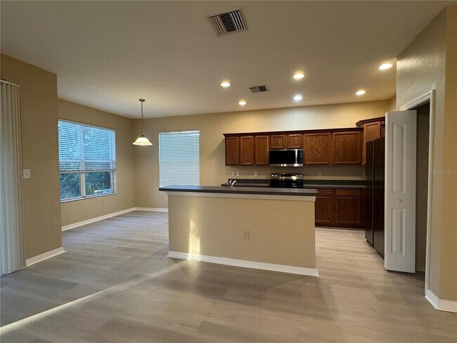 Building Photo - 8210 Whistling Pine Way