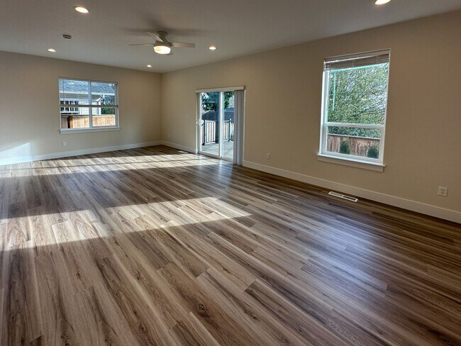 Building Photo - BOONE661-663 -NEW