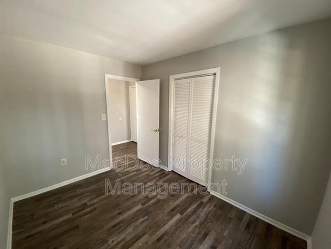 Building Photo - 733 Bellows Ave