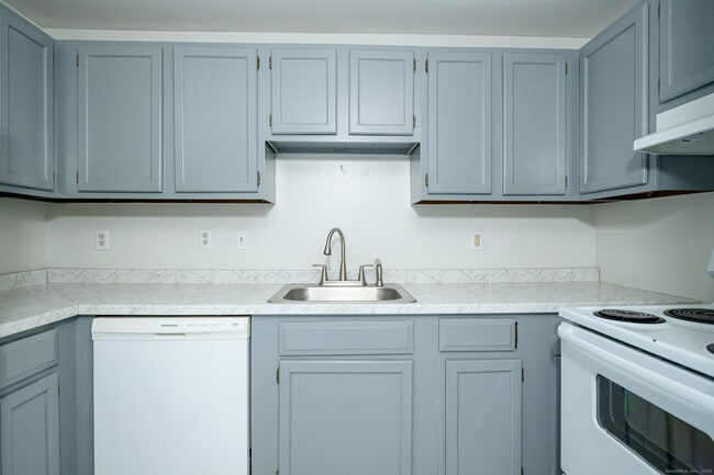 Building Photo - 252 Harrisville Rd