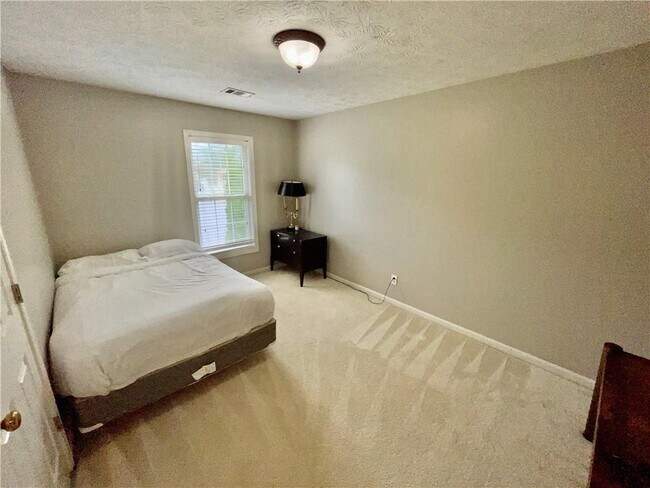 Building Photo - 2465 Lunetta Ln