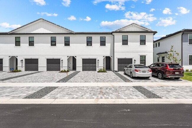 Building Photo - 4315 Efendi Dr