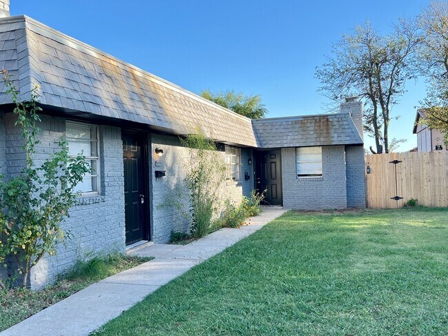 Primary Photo - 918 Delmar Cir