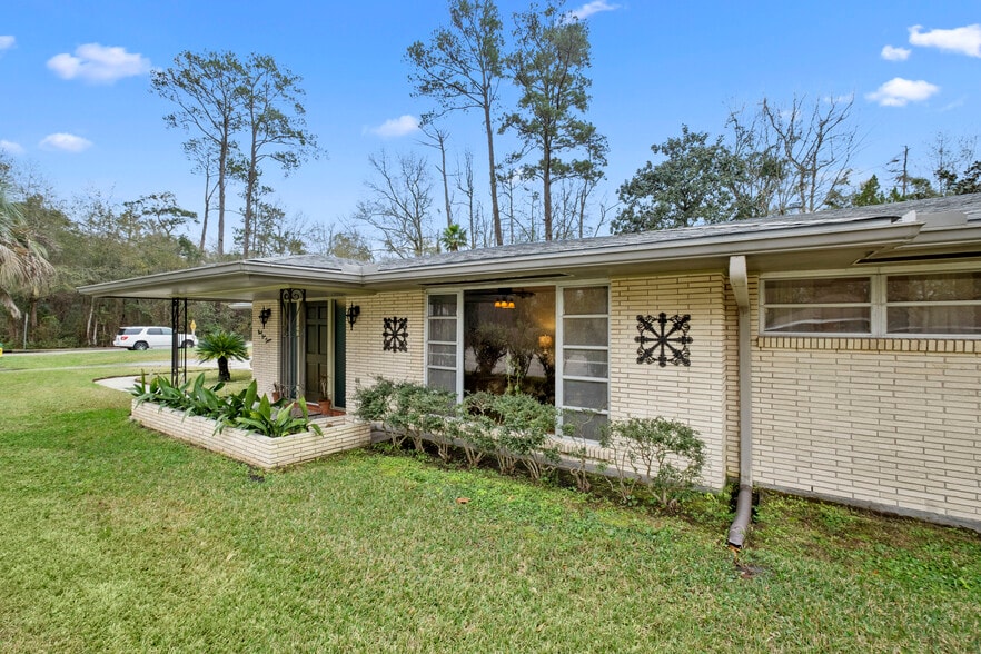 Building Photo - 917 Fremaux Ave