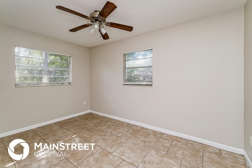 Building Photo - 1349 Parkwood St