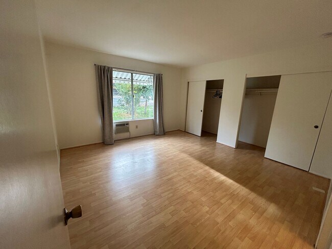 Building Photo - 25861 Amapolas St