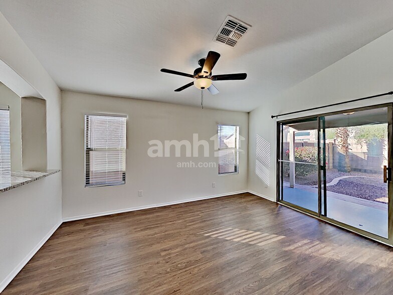 Building Photo - 13830 W Keim Dr