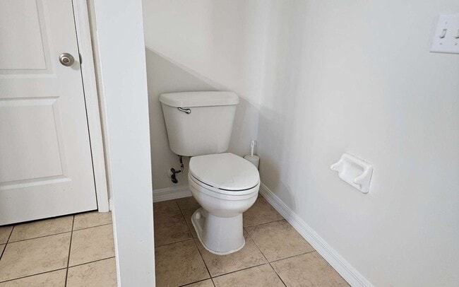 Building Photo - 122 SW Gerald Conner Dr