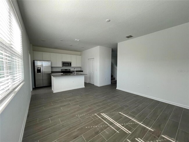 Building Photo - 13850 Title Wy