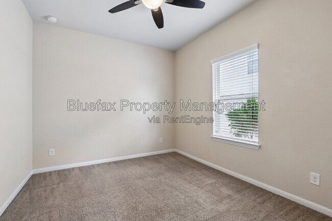Building Photo - 1807 Golden Maple