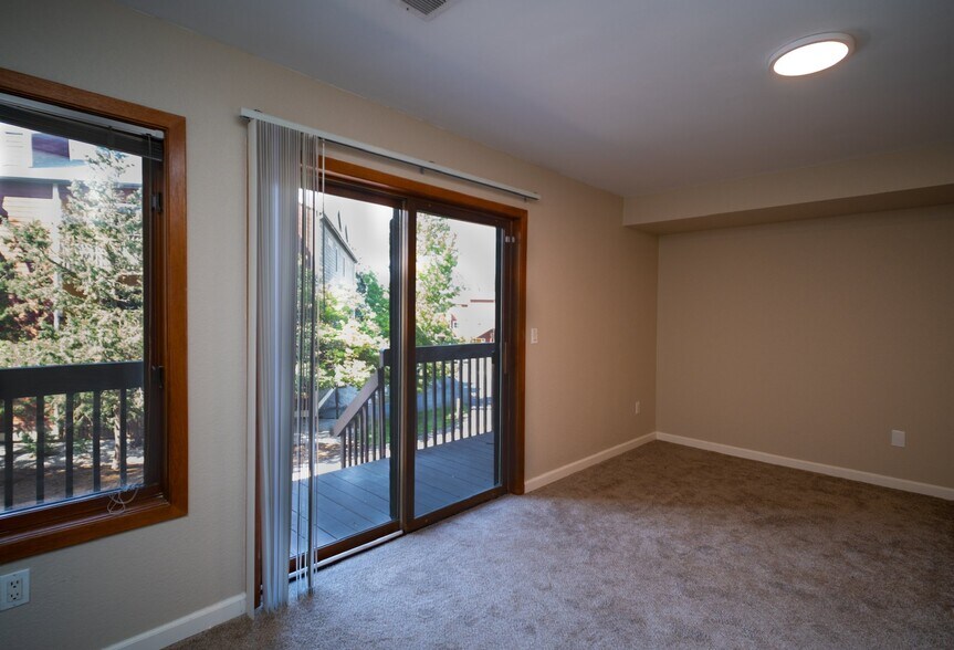 Building Photo - 2829 Springdale Ln