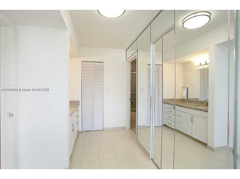Building Photo - 255 Galen Dr