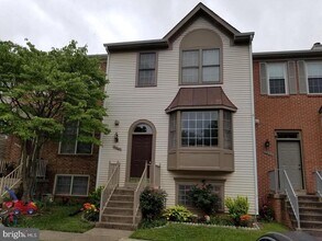 Building Photo - 1421 Bluemont Ct