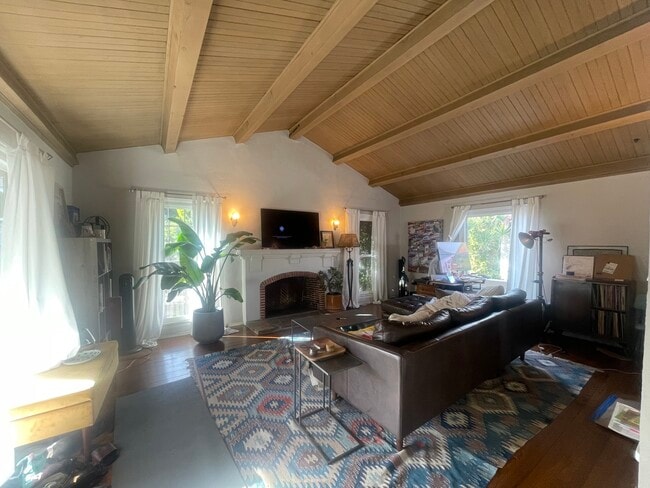 Building Photo - 4222 S Bronson Ave