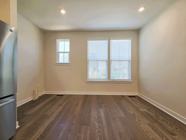 Building Photo - 2209 Cantina Ln