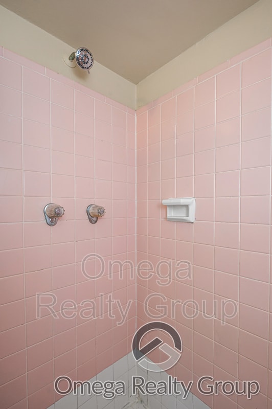 Building Photo - 3215 Walton Dr