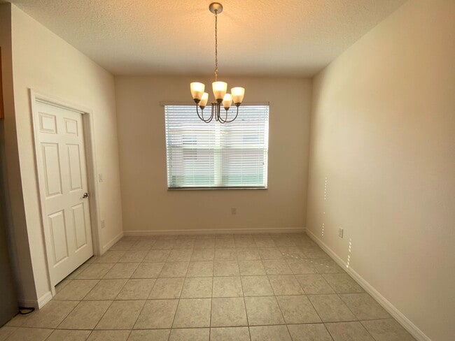 Building Photo - Carlisle Grand-520 Novara Way Davenport, F...