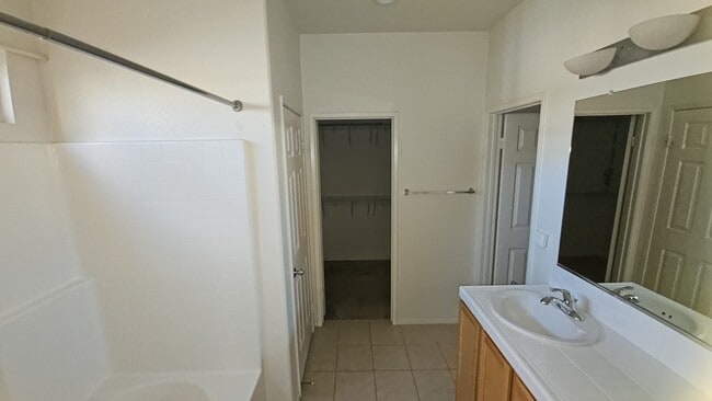 Building Photo - 5837 W Ave K-2