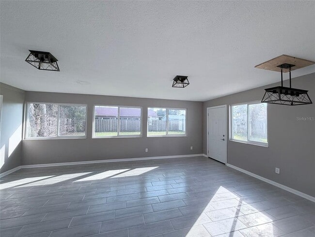 Building Photo - 26 Fillmore Ln