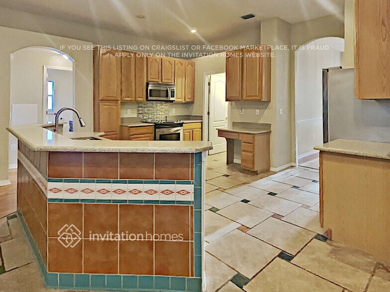 Building Photo - 3721 Hollow Wood Dr