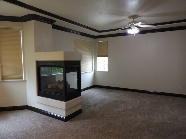 Building Photo - 300 Harvest Sky Ct