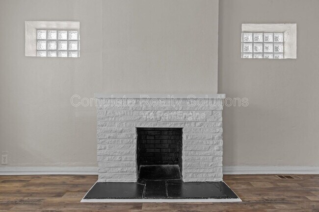 Building Photo - 3402 Dunnica Ave