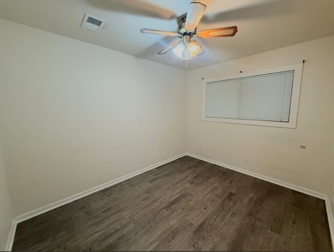 Building Photo - 3158 El Capitan Ave